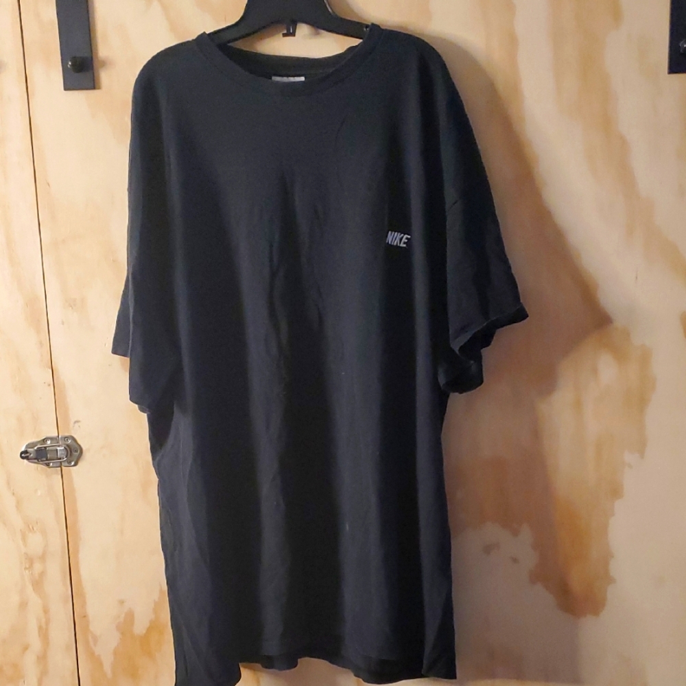 Retro Nike Men's Classic Black Tee